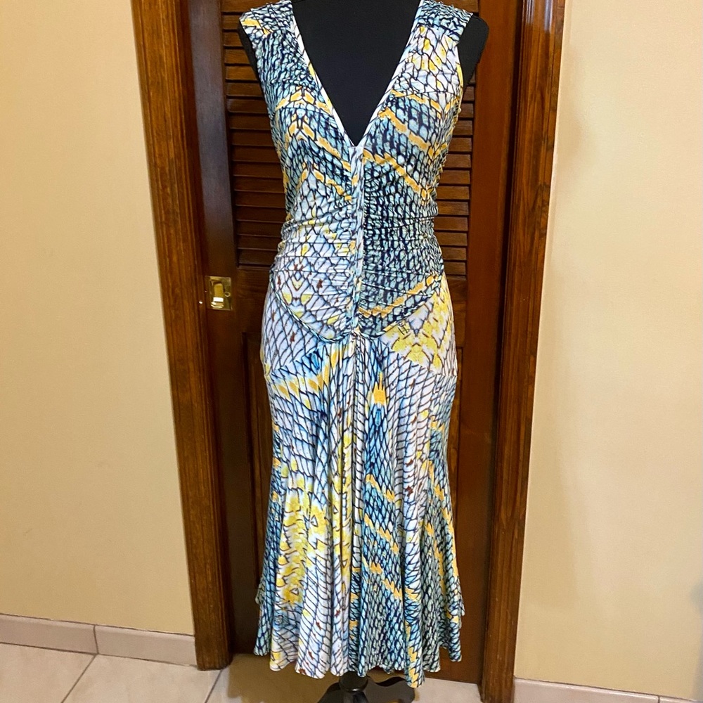 Absolutely sexy mermaid style knee length dress